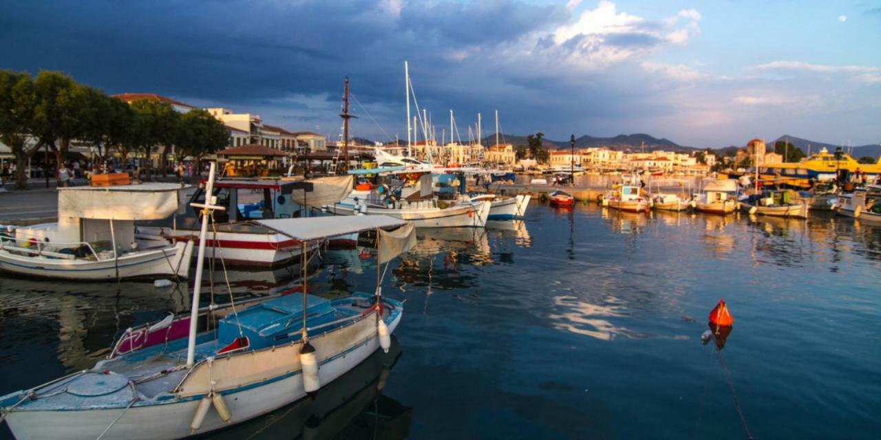 Апартаменты The Roof - Flat Sea View In Aegina Town Экстерьер фото